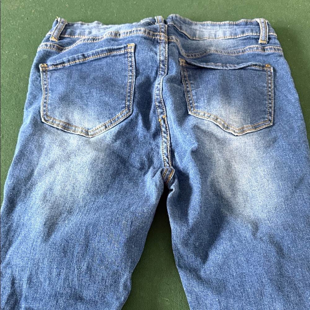 High Rise Distressed Blue Jeans. CAJA. #. 7 - Picture 7 of 8